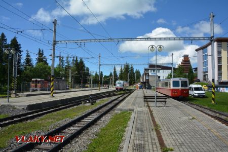 Pohľad na koľajisko železničnej stanice Štrbské Pleso pre mojim odchodom, 6.7.2020