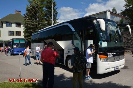 Autobusy náhradnej autobusovej dopravy pri železničnej stanici Štrba, 6.7.2020