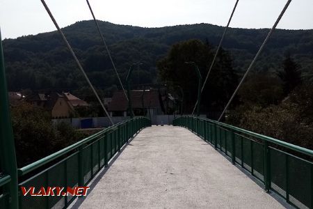 Nový most pre peších a cyklistov medzi obcou Nosice a novou železničnou zastávkou (16.09.2020, Nosice) © Peter Márton