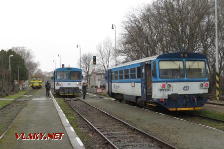 Mutěnice, křižování vlaků v relaci Hodonín - Zaječí, 30. 1. 2021 © Libor Peltan