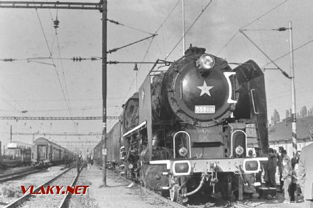 Parný rušeň 556.036 ťahal dňa 17.10.1980 posledný parný vlak bežnej prevádzky parných rušňov © archív ŽM SR (MDC)