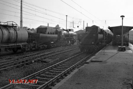 Borsdorf, potkání lokomotiv DR 52.5660 a 52.8119, 11.8.1986: © Pavel Stejskal