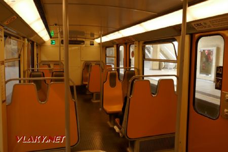 Brusel: interiér staré soupravy metra, 27. 8. 2021 © Libor Peltan
