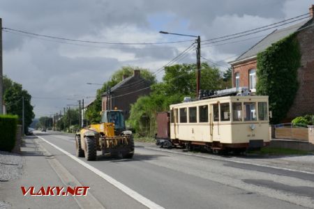 Lobbes: motorová tramvaj na trati vicinálky, 28. 8. 2021 © Libor Peltan