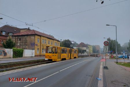 Gotha: Tramvaj KT4D odjíždí ze zastávky Gartenstraße (výstup do zvýšené vozovky) © Tomáš Kraus, 9.10.2021