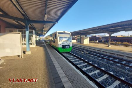 Arnstadt Hbf: Dva vozy Süd-Thüringen-Bahn budou pokračovat na Rennsteig © Tomáš Kraus, 10.10.2021