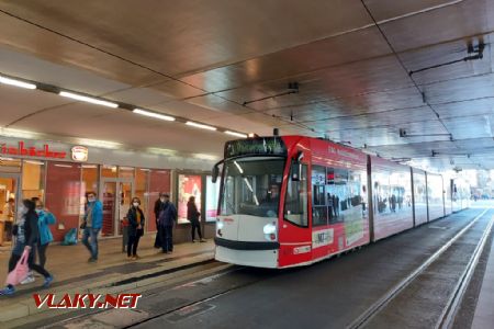Erfurt: Pětivozové a třívozové Combino pod hlavním nádražím © Tomáš Kraus, 10.10.2021