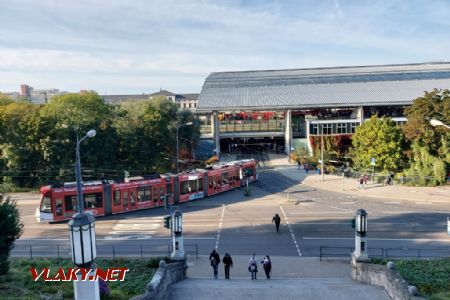Erfurt: Combino vjíždí od jihu pod hlavní nádraží © Tomáš Kraus, 10.10.2021