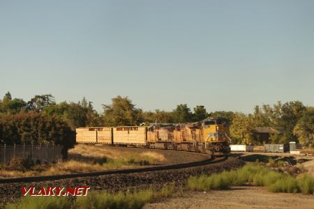 Roseville, postávající nákladní vlak, 11.10.2023 © Jiří Mazal
