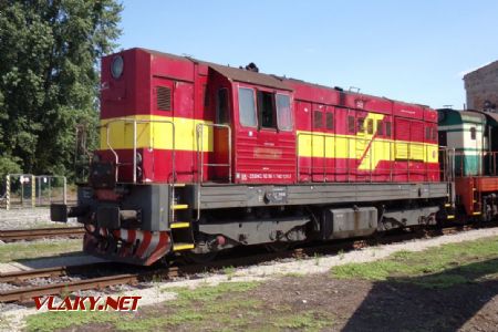 V depe sa nachádza aj niekoľko strojov radu 742, okrem iných aj 742.121, 26.7.2024, Čierna nad Tisou