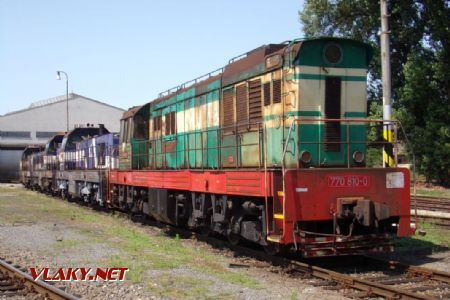 Kolóne dominuje čmeliak 770.810 patriaci BTS, 26.7.2024, Čierna nad Tisou