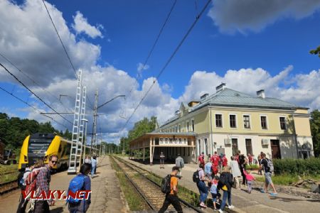 Ķemeri, vlak pokračuje směr Tukums, 6.7.2024, Tomáš Kraus