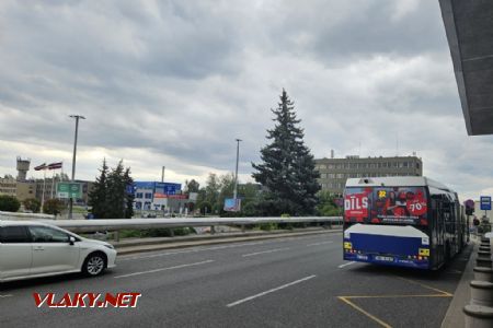 Riga, letištní autobus linky 22 u odletů, 7.7.2024, Tomáš Kraus