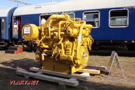 Vystavovaný bol aj lokomotívny motor firmy Caterpillar