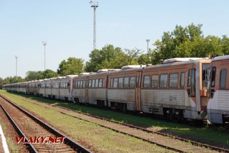 Szentes: nekonečná řada vyřazených Marfuší, 27. 7. 2024 © Libor Peltan