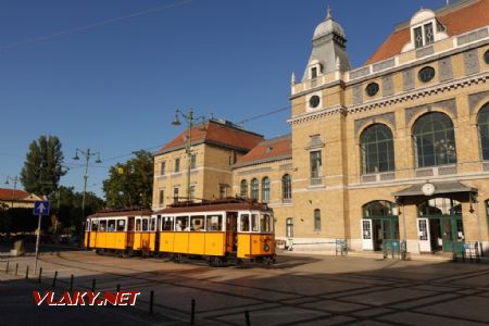 Szeged: 2x F před nádražní budovou, 27. 7. 2024 © Libor Peltan