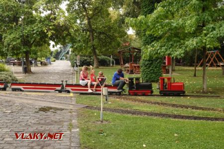 Budapest/Vasúttörténeti Park: zahradní drážka s návěstidly a přejezdy, 17. 8. 2024 © Libor Peltan