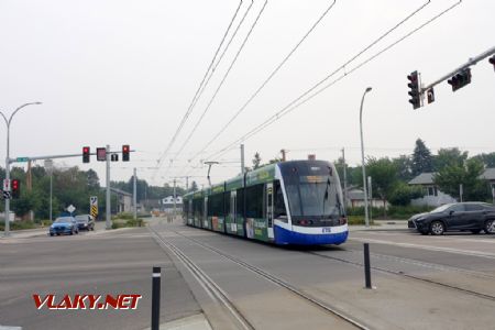 Edmonton, u zast. Bonnie Doom, tram Bombardier Flexity Freedom, 6.8.2024 © Jiří Mazal