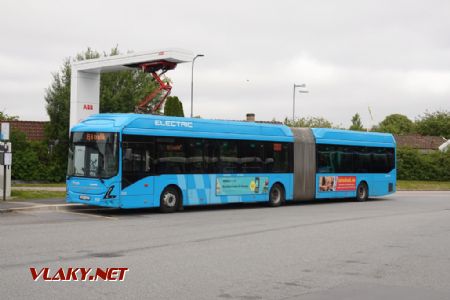 Göteborg/Östra Sjukhuset: nabíjející Volvo 7900EA, 24. 6. 2024 © Libor Peltan