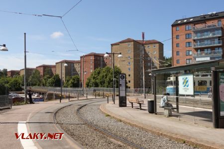 Göteborg/Axel Dahlströms torg: nácestná smyčka křížící rychlodráhu, 24. 6. 2024 © Libor Peltan