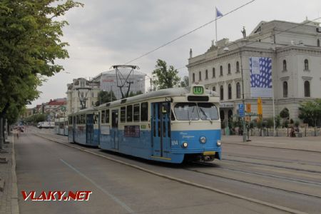 Göteborg/Kungsportsplatsen: nesourodá souprava M29(1970)+M28(1966), 30. 7. 2018 © Libor Peltan