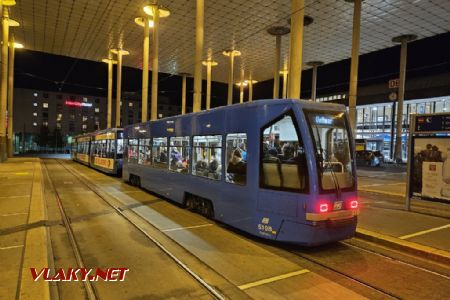 Kassel, Bahnhof Wilhelmshöhe: nízkopodlažní vlečný vůz, © Tomáš Kraus, 4.10.2024