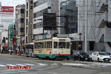 Toyama přednádraží, tramvaj typu 7000, 7.11.2024 © Jiří Mazal