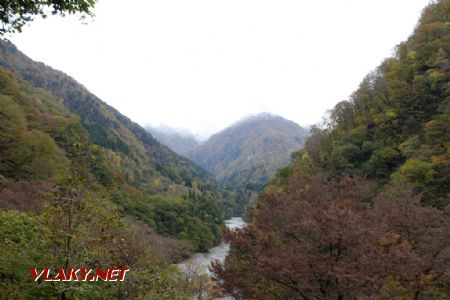 Kurobe Gorge Railway, úsek Yanagibashi - Moriishi, 7.11.2024 © Jiří Mazal