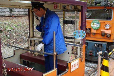 Kurobe Gorge Railway, ovládací pult, 7.11.2024 © Jiří Mazal