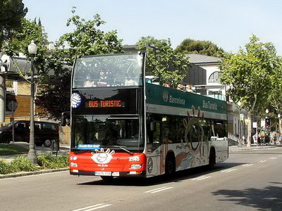 10.06.2007 - Barcelona: vyhlídkový atutobus MAN systému Bus Turistic u dolní stanice lanovky Parc de Montjuïc - Mirador na Avinguda de Miramar © PhDr. Zbyněk Zlinský