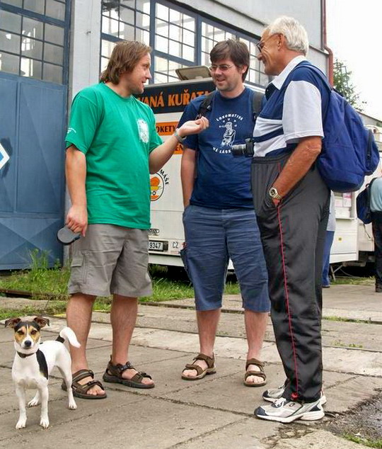 Čmoudík, koko a Zbyněk čili "Tři muži v Lužné, o psu nemluvě" - 23.6.2007 © Radoslav Macháček