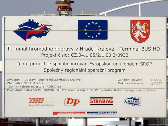 13.01.2008 - terminál BUS, tabule s už dávno prošvihnutým termínem dokončení © PhDr. Zbyněk Zlinský