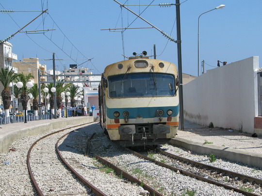 15.06.2008 - Sousse: jednotka YZ-E-006 jako vlak 520 Mahdia - Sousse Bab el Jedid © PhDr. Zbyněk Zlinský