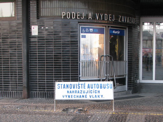 04.04.2009 - Pardubice hl.n.: stanoviště NAD do Kostěnic © PhDr. Zbyněk Zlinský