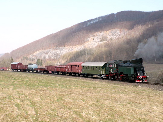 04.04.2009 - Vlak v úseku Wojcieszów Górny - Kaczorów © Jan Guzik