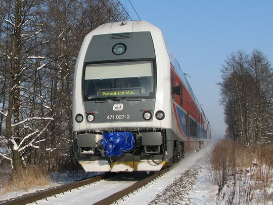 Zatím jedinými novými vozidly ČD pro regionální dopravu jsou jednotky řady 471 (Hradec Králové, 6.1.2009) © PhDr. Zbyněk Zlinský