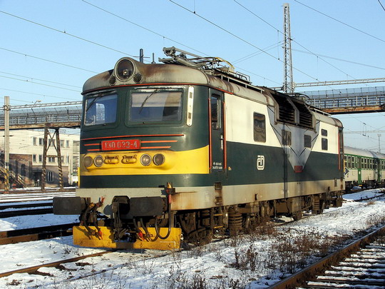 Lokomotiva 130.033-4 ve šturcu (10.1.2006 - Hradec Králové hl.n.) © PhDr. Zbyněk Zlinský 