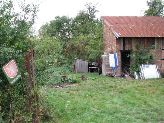 Přírodní rezervace či obydlí souciálně vyloučených v Pulicích? (7.9.2008) © PhDr. Zbyněk Zlinský
