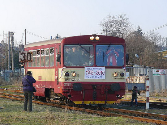 810.576-9 přijíždí do Dobrušky jako poslední Os 25110 (6.3.2010) © Václav Vyskočil