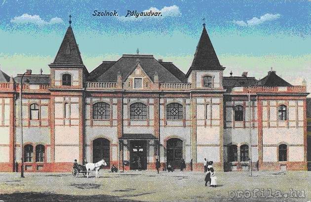Pôvodná železničná stanica Tiskej železnice v Szolnoku, pohľad z ulice.