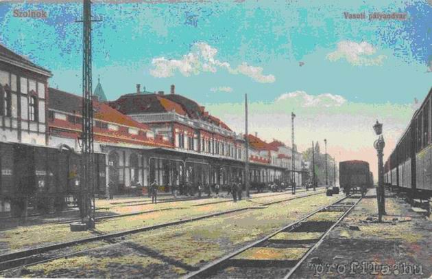 Pôvodná železničná stanica Tiskej železnice v Szolnoku, pohľad od koľajiska.
