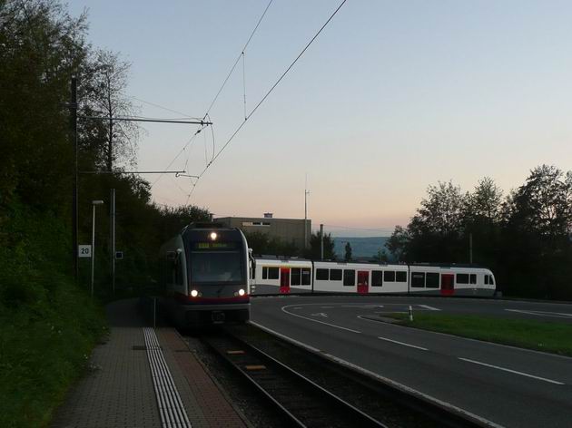Vlak BDWM přijíždí do zastávky Belvedere © Tomáš Kraus, 19.9.2011