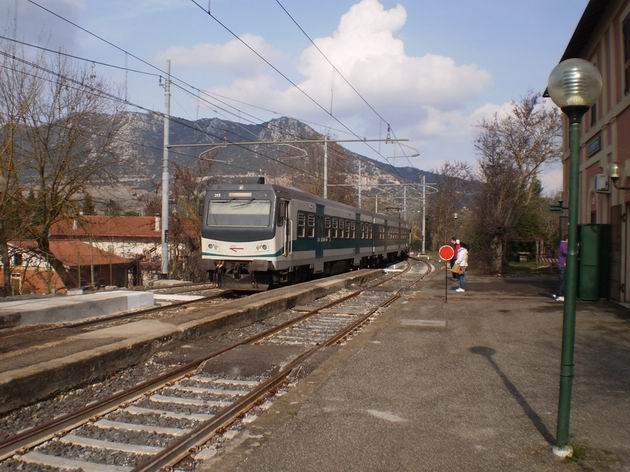 Elektrická jednotka od Costarail posunuje ve stanici Sant Oreste. 5.3.2012 © Jan Přikryl