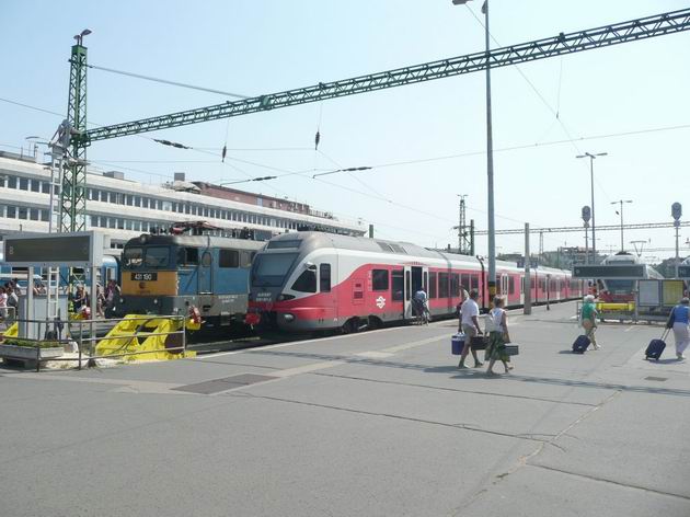 Budapest-Déli: lokomotiva řady 431 dovezla náš zpožděný rychlík © Tomáš Kraus, 26.8.2012