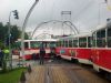 Srážka tramvaje s autobusem v Praze na Barrandově